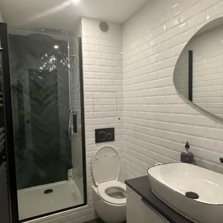 : Le Charme Du Canal St Martin Apartament